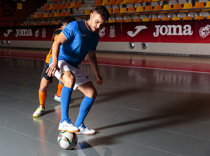 Спортивная обувь Kelme и Joma